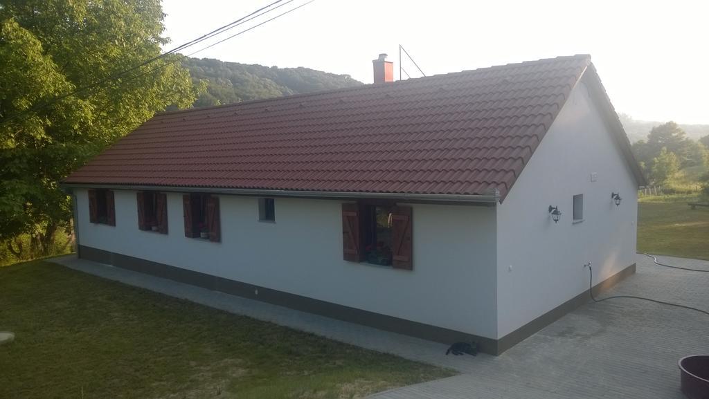 Beppe Vendeghaz Guest House Abaliget Ngoại thất bức ảnh